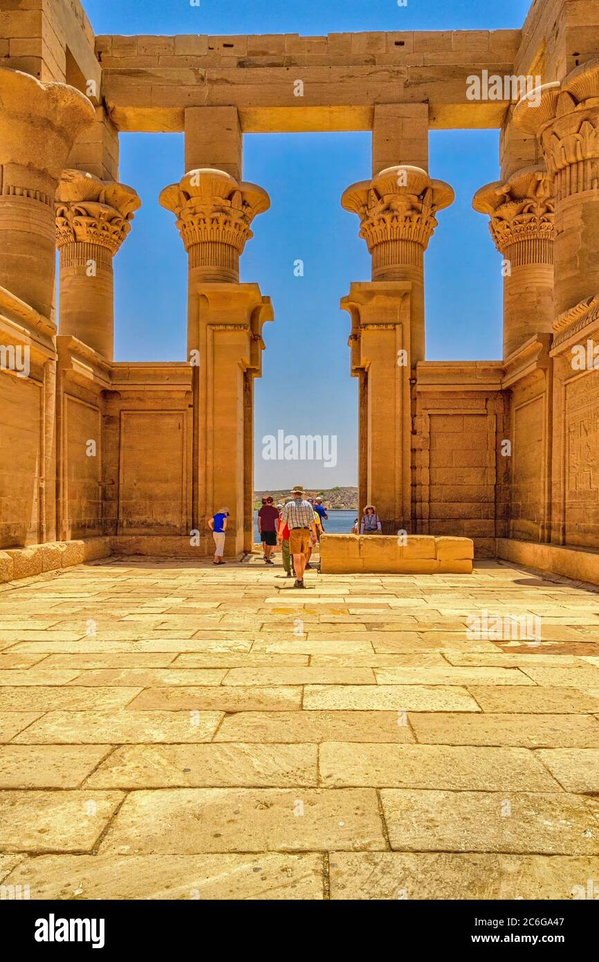 Geschnitzte Kapitelle des Trajan`s Kiosk im Tempel der Isis bei Philae wurde der Tempel von seinem ursprünglichen Standort auf der Insel Philae auf die Insel Agilkia verlegt Stockfoto